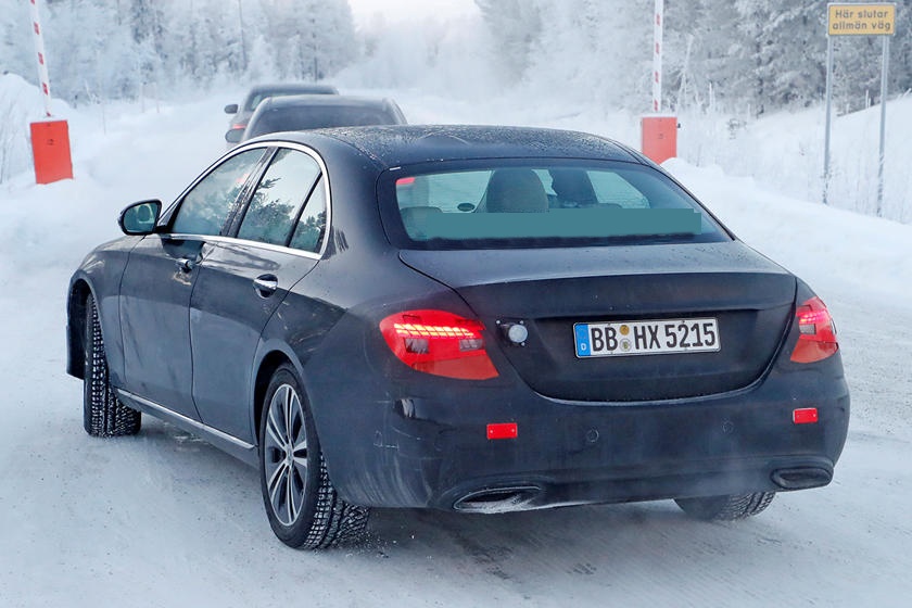 lộ diện nội thất Mercedes E-Class 2020  ảnh 3 lo dien noi that Mercedes E-Class 2020 anh 3