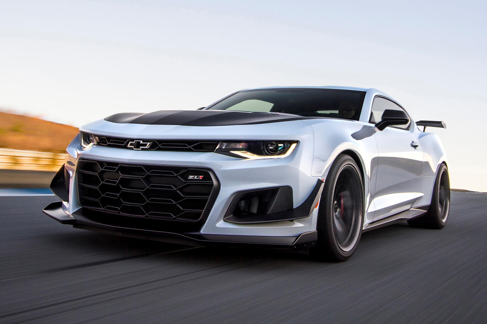 ‘Quái vật’ đường đua Chevrolet Camaro ZL1 1LE 2019 ảnh 2 ‘Quai vat’ duong dua Chevrolet Camaro ZL1 1LE 2019 anh 2