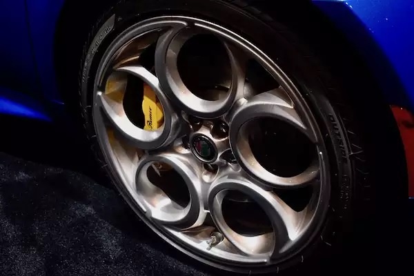 những mẫu xe có thiết kế la-zăng nổi bật ảnh 4 nhung mau xe co thiet ke la-zang noi bat anh 4