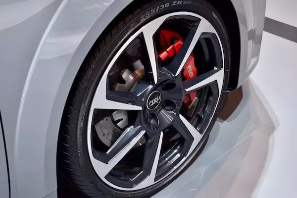 những mẫu xe có thiết kế la-zăng nổi bật ảnh 7 nhung mau xe co thiet ke la-zang noi bat anh 7