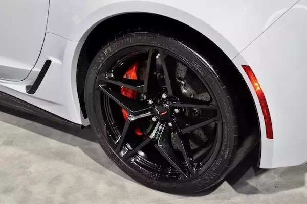 những mẫu xe có thiết kế la-zăng nổi bật ảnh 8 nhung mau xe co thiet ke la-zang noi bat anh 8