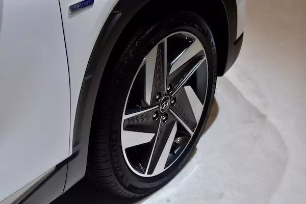 những mẫu xe có thiết kế la-zăng nổi bật ảnh 6 nhung mau xe co thiet ke la-zang noi bat anh 6