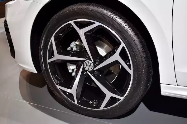 những mẫu xe có thiết kế la-zăng nổi bật ảnh 10 nhung mau xe co thiet ke la-zang noi bat anh 10