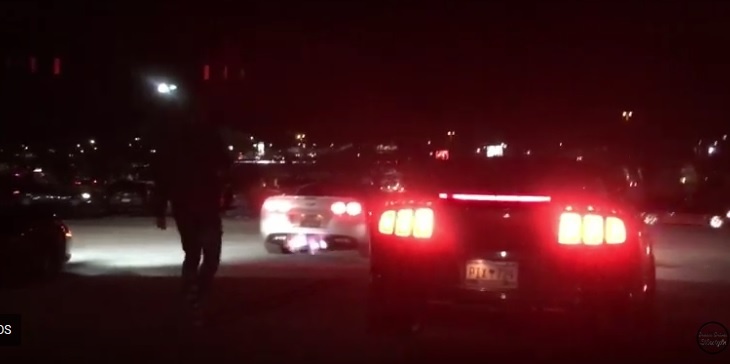 Thanh nien My chan cao toc de dua xe hinh anh