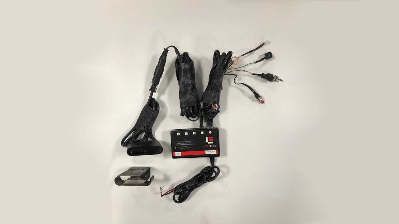 bi tu giam vi gay nhieu camera ban toc do anh 2