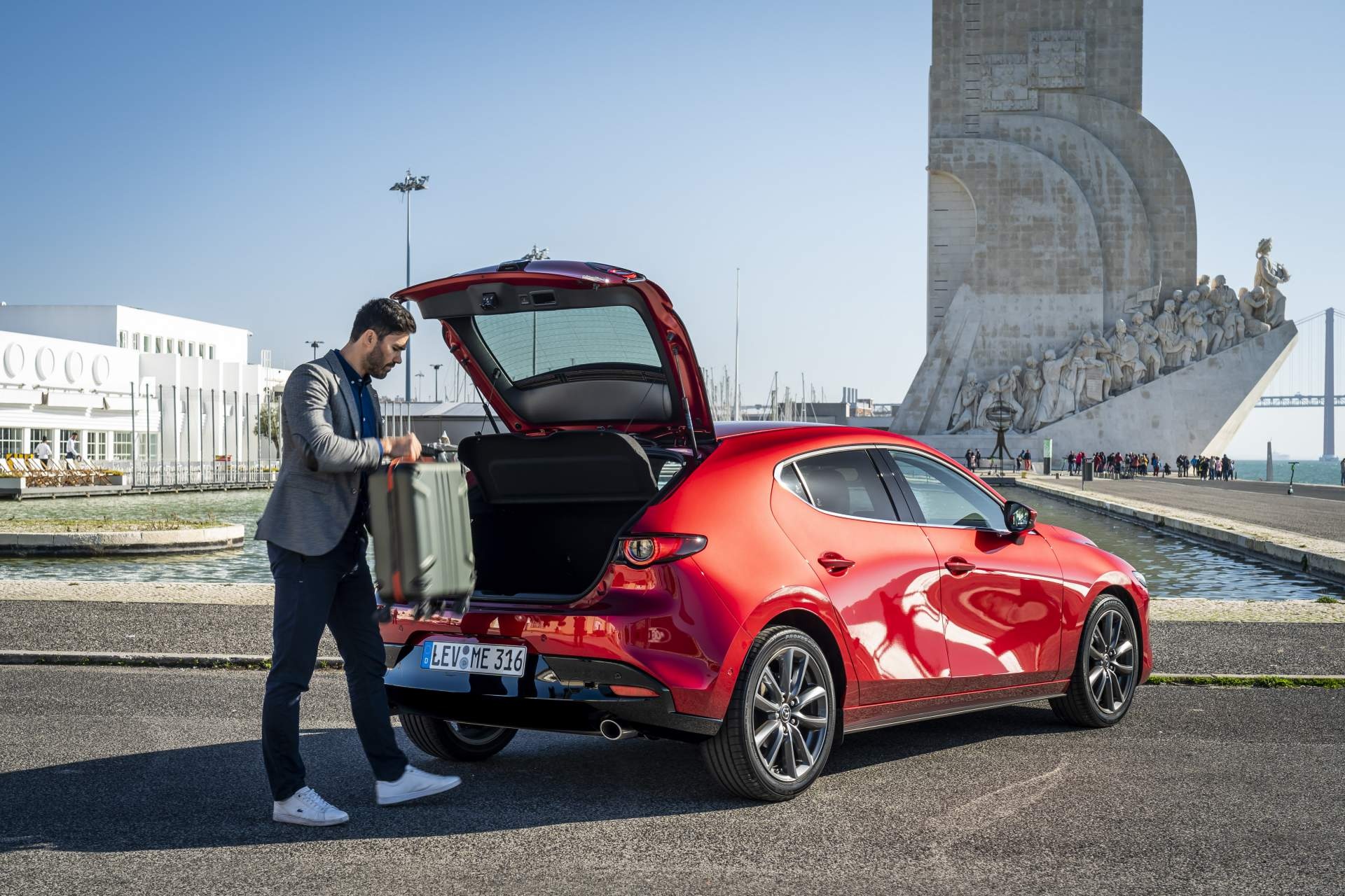 Mazda3 2019 lo dien phien ban chau A anh 8