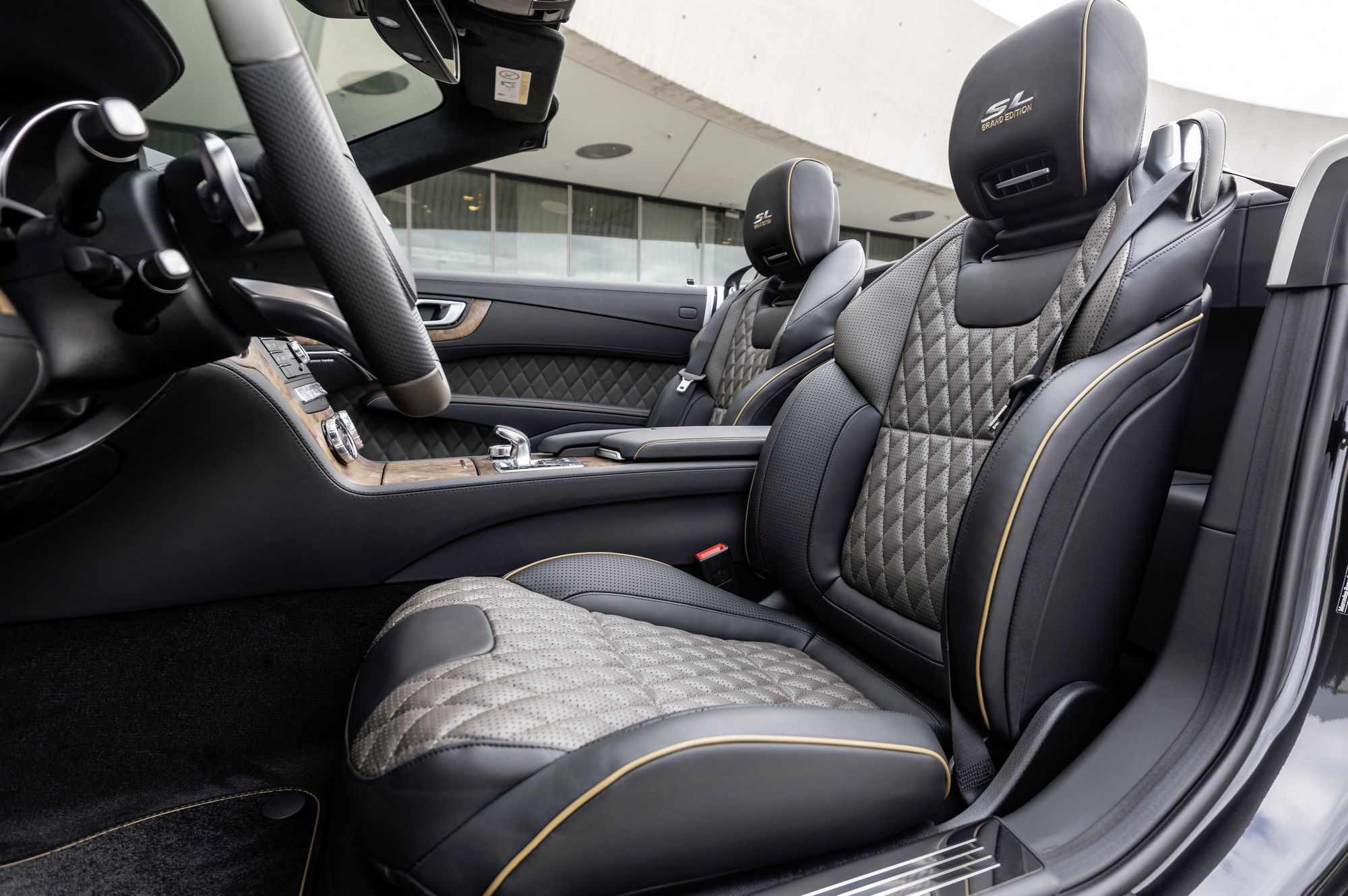 Mercedes-Benz SL Grand Edition ra mắt ảnh 5 Mercedes-Benz SL Grand Edition ra mat anh 5