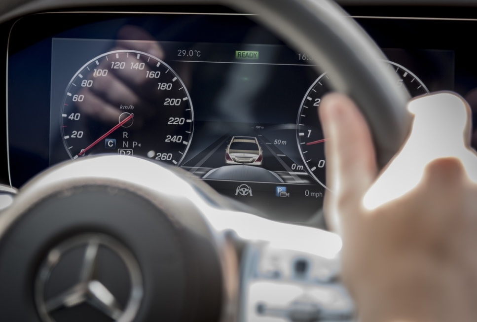 Mercedes trieu hoi nhieu xe moi anh 7