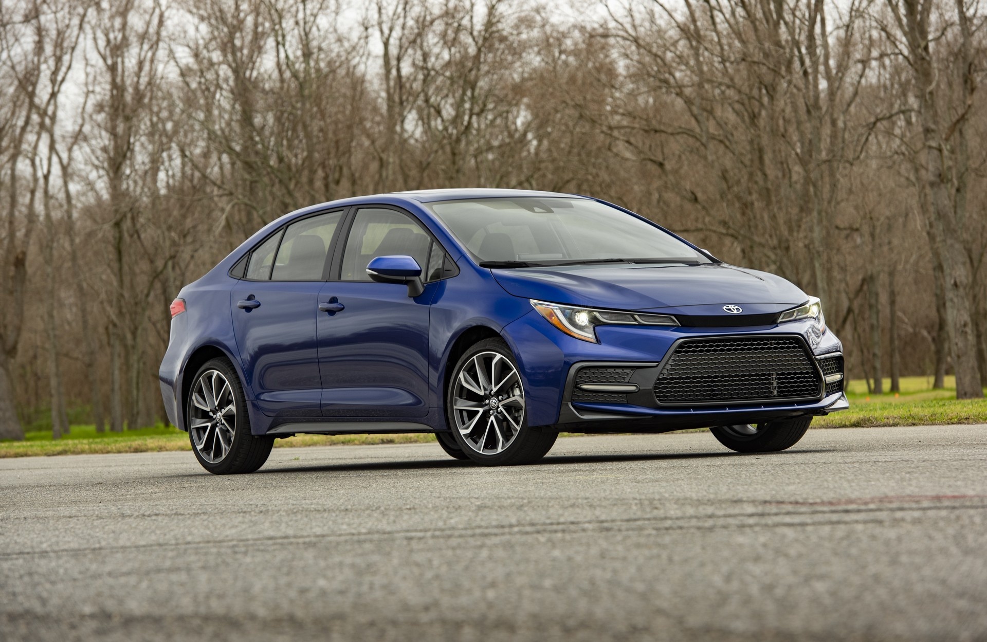 Toyota Corolla 2020 ra mat nhieu thay doi, gia tang 800 USD hinh anh