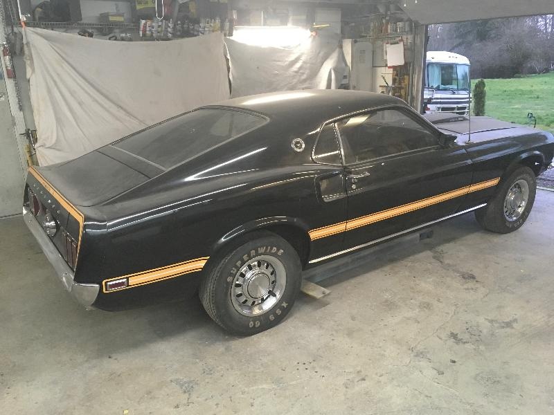 'Ngua hoang' Ford Mustang phu bui 39 nam trong garage hinh anh