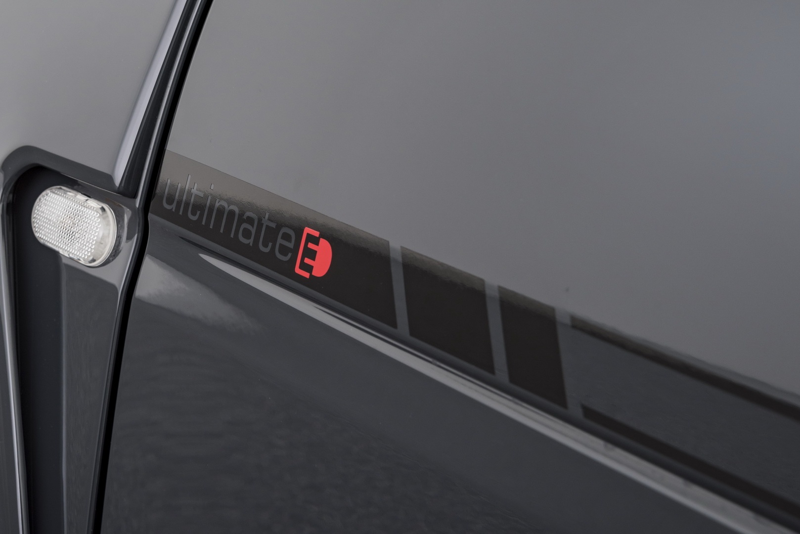 xe mini do cua Brabus gia dat do anh 4