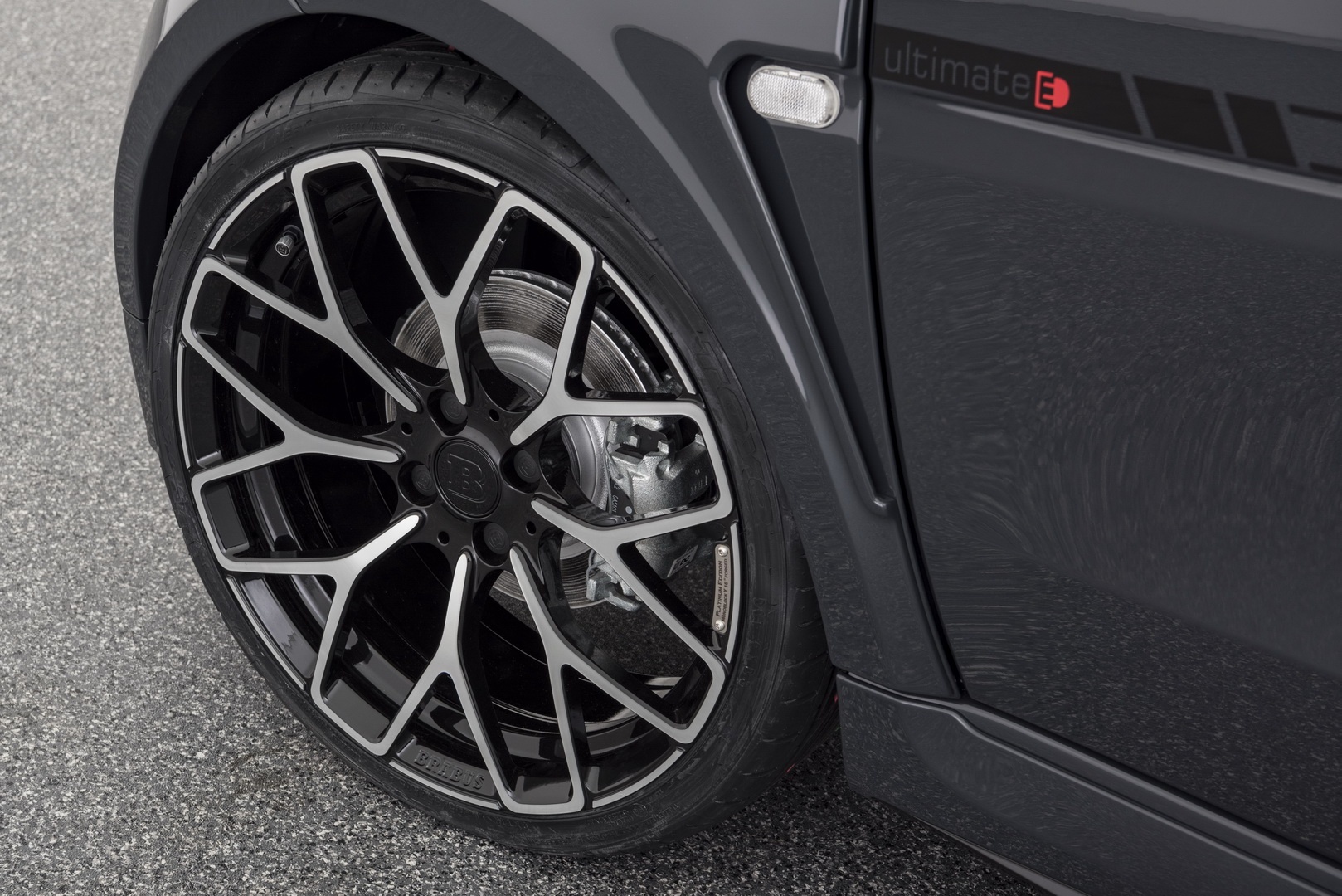 xe mini do cua Brabus gia dat do anh 7