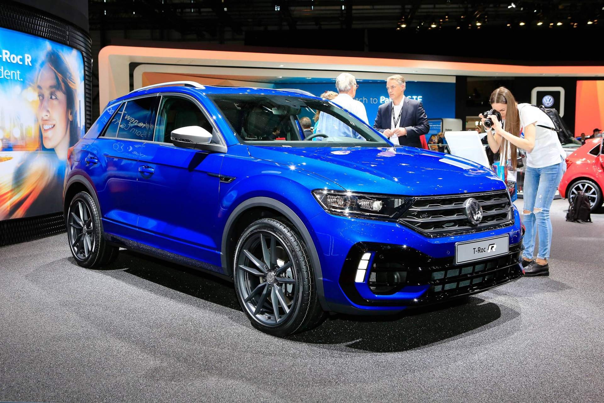 Volkswagen T-Roc R ra mat anh 1