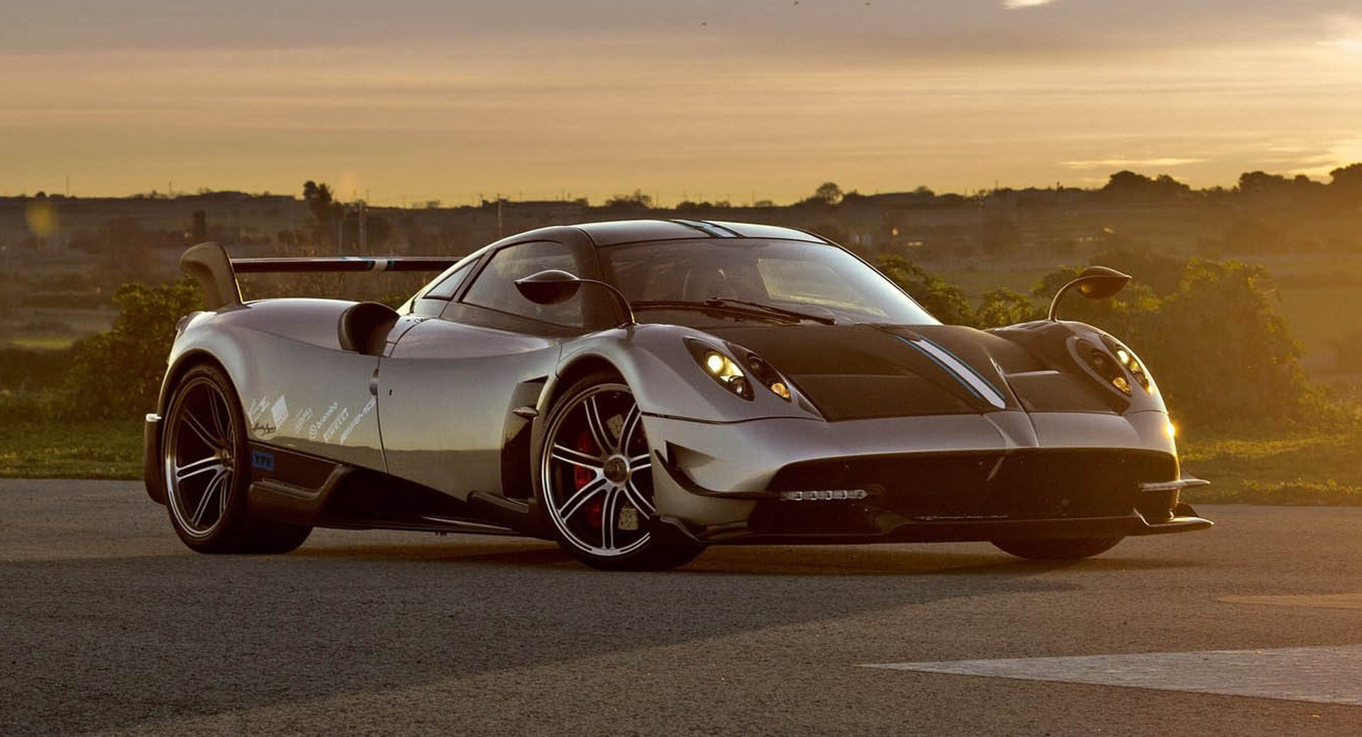Hau boi cua ‘than gio’ Pagani Huayra dan lo dien hinh anh
