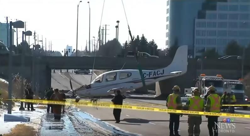 Day bay cho nu hoc vien, phi cong dam may bay xuong dat hinh anh