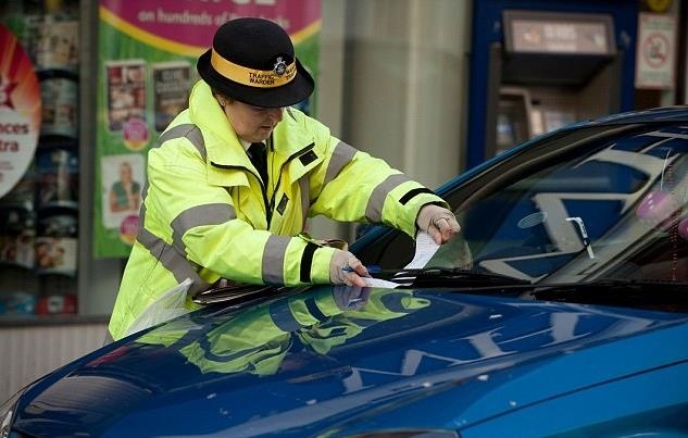 Canh sat lai xe cau tha, 75 lan pham luat giao thong trong hai nam hinh anh