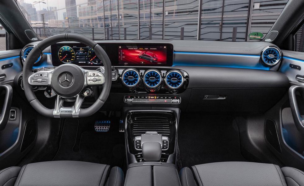 sedan gia re Mercedes AMG A35 2020 lo dien anh 3