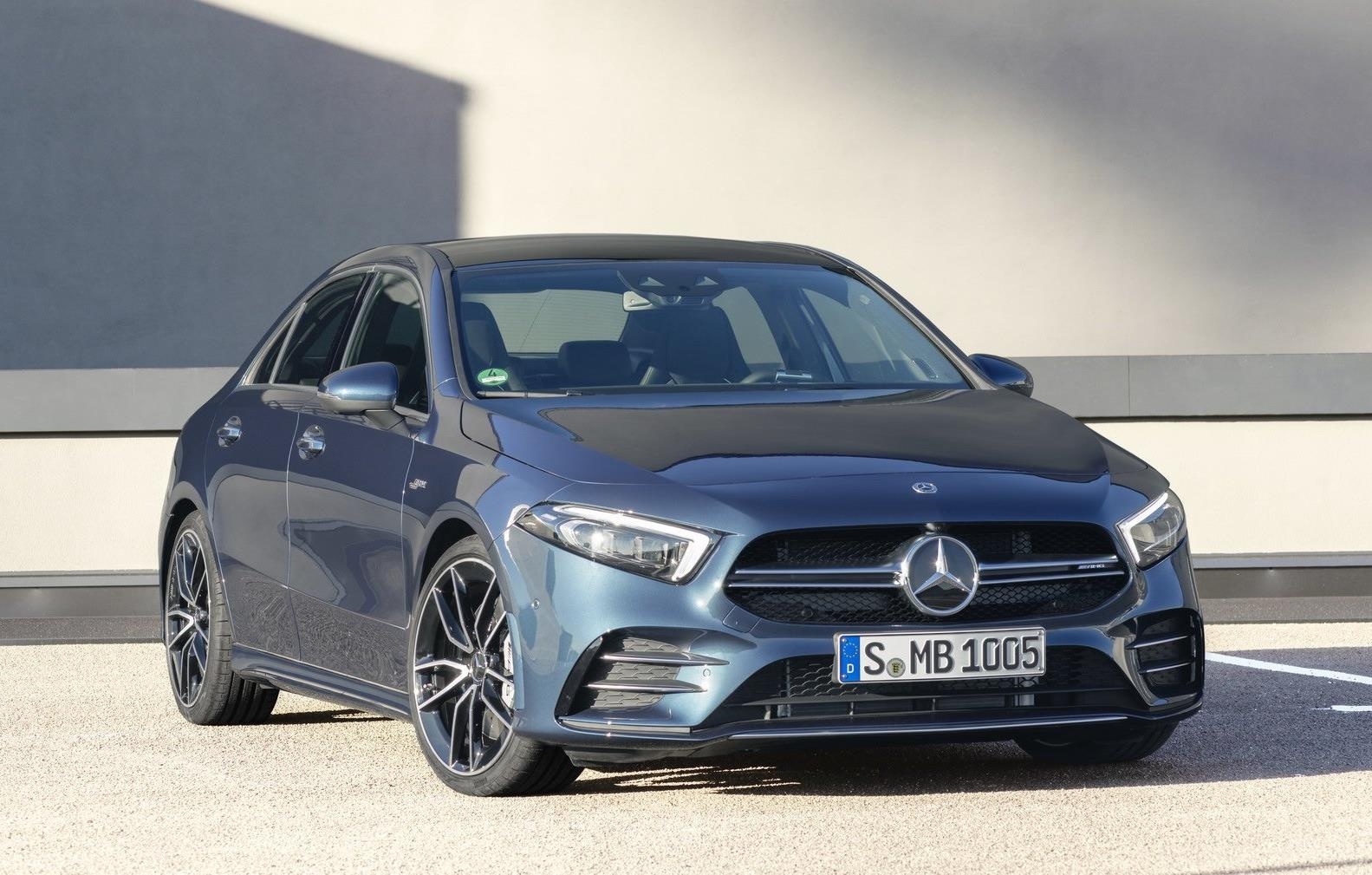 Mercedes AMG A35 Sedan moi lo dien, re nhat trong dong sedan AMG hinh anh