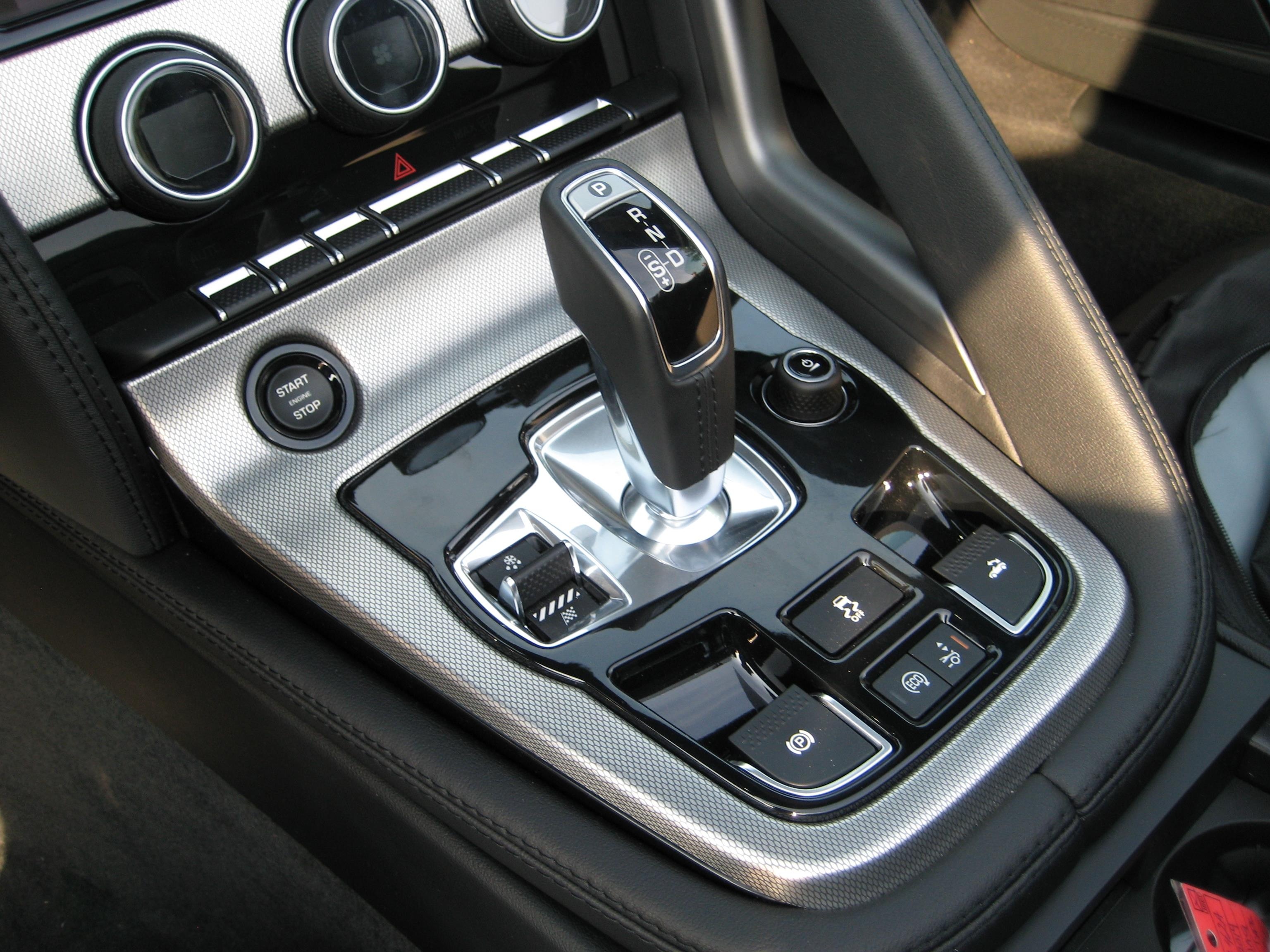 Land Rover mới ngăn chặn vi khuẩn gây bệnh trên xe ảnh 5 Land Rover moi ngan chan vi khuan gay benh tren xe anh 5