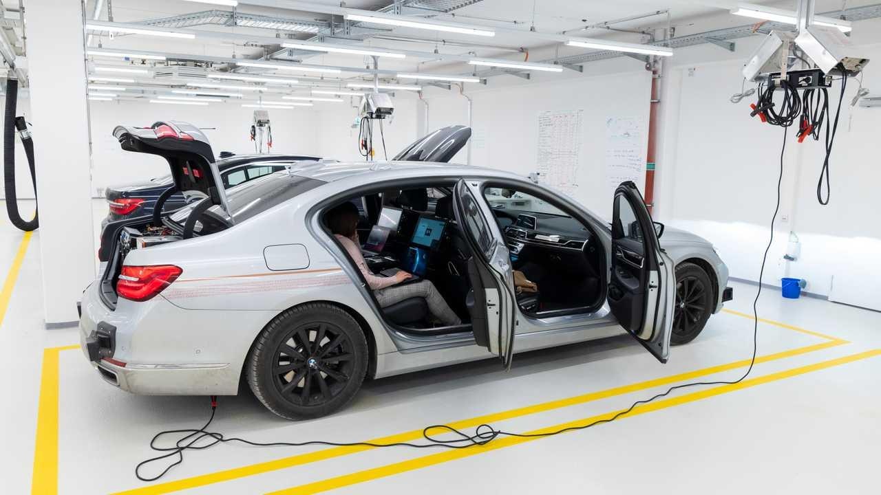 quảng cáo xe tự hành sáng tạo của BMW ảnh 6 quang cao xe tu hanh sang tao cua BMW anh 6