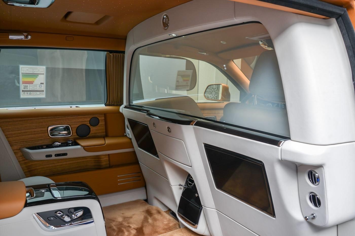 Rolls-Royce Phantom lắp vách ngăn ảnh 3 Rolls-Royce Phantom lap vach ngan anh 3