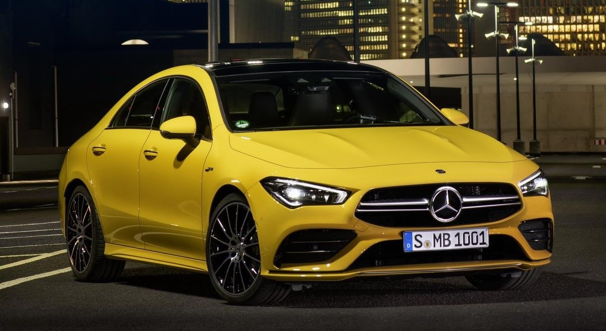 Sedan hieu suat cao Mercedes CLA 35 lo dien hinh anh