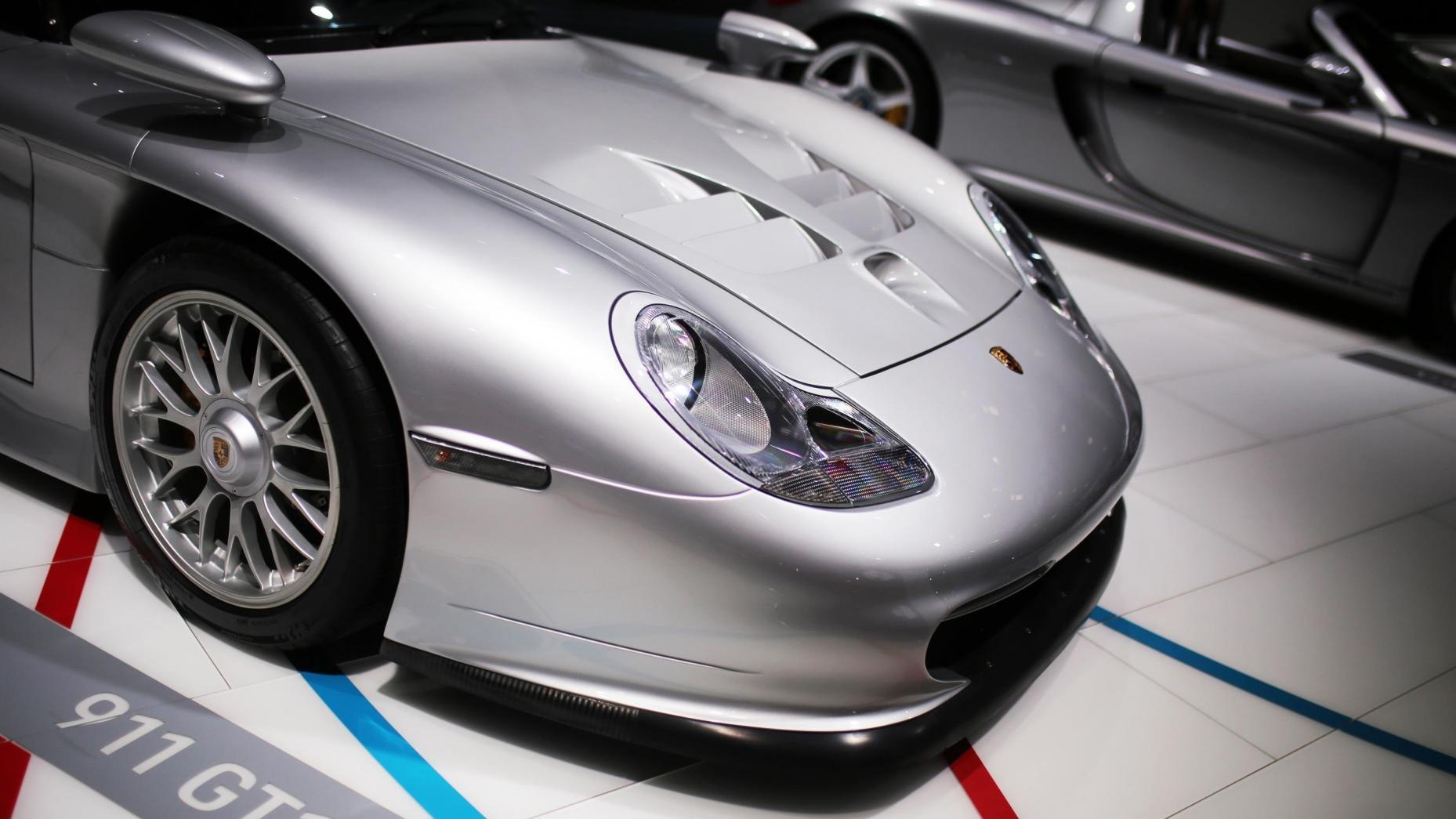 sieu xe dong co ti hon anh 2