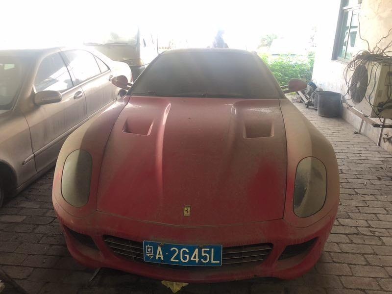 Sieu xe Ferrari rao ban chi 250 USD, nhung khong phai ai cung chiu mua hinh anh
