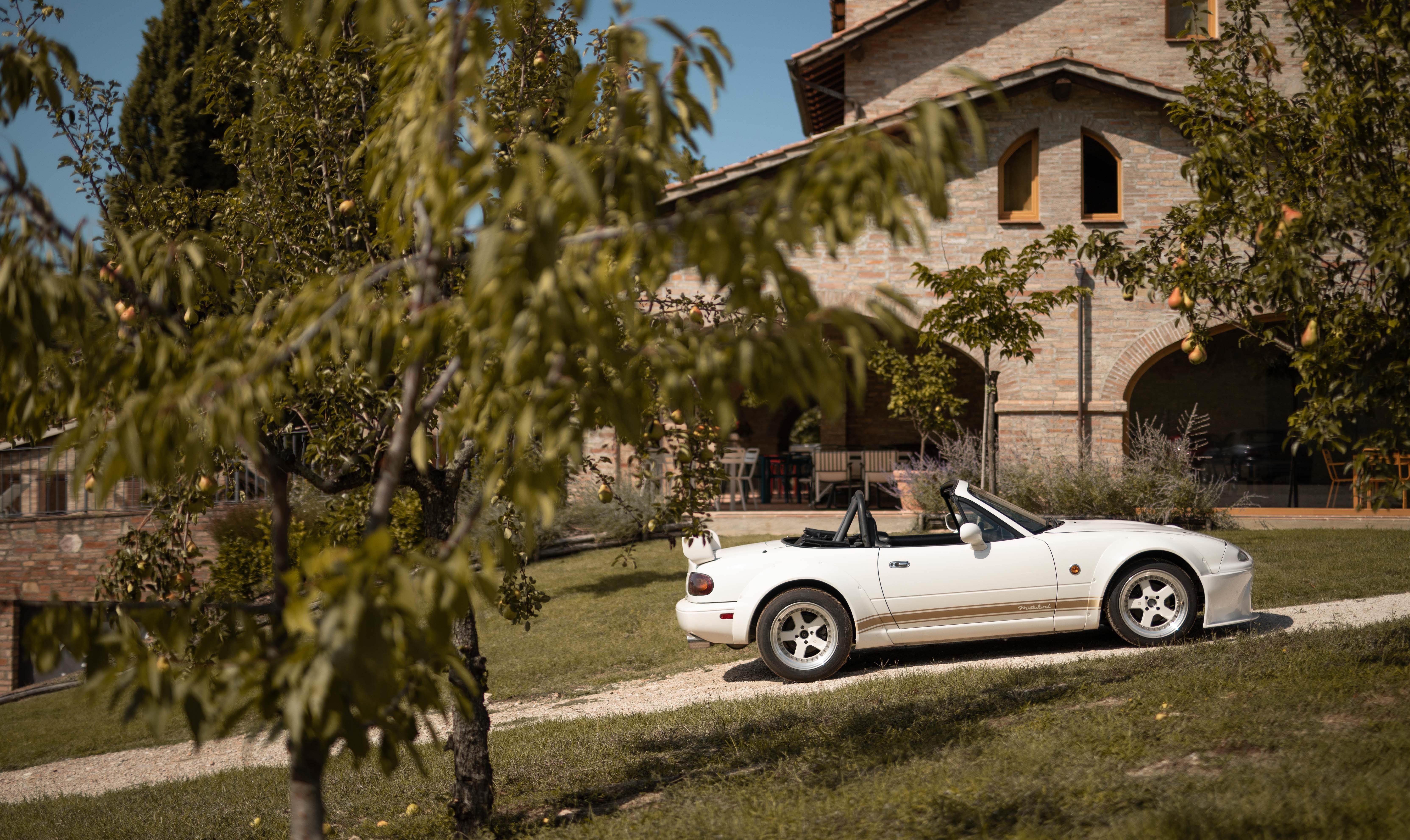 resort phong cách Mazda MX-5 ảnh 7 resort phong cach Mazda MX-5 anh 7