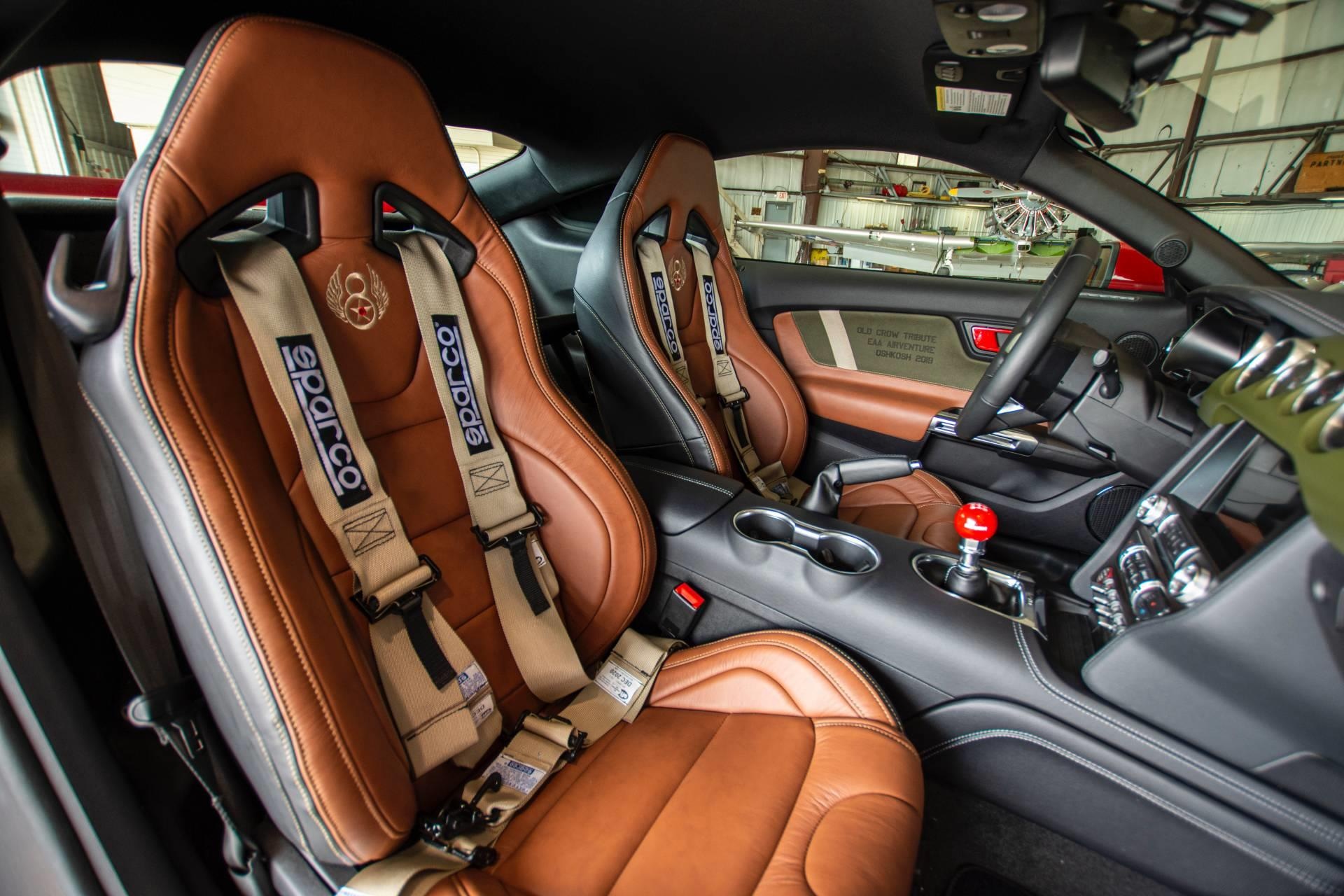 Ford Mustang GT bản chiến đấu cơ ảnh 5 Ford Mustang GT ban chien dau co anh 5