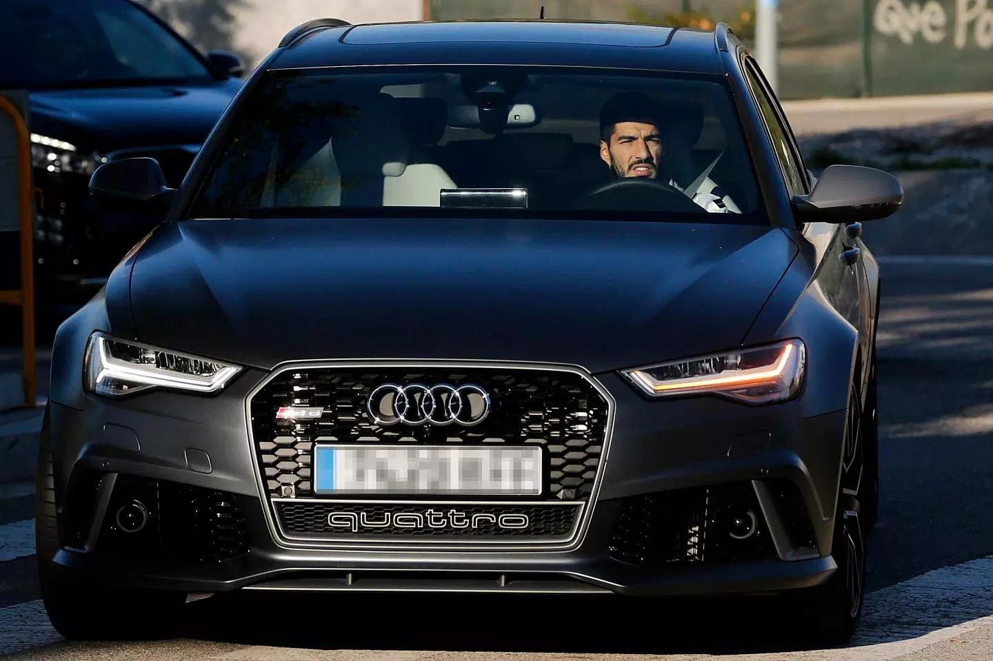 Audi thu hồi xe của các cầu thủ Barcelona ảnh 4 Audi thu hoi xe cua cac cau thu Barcelona anh 4