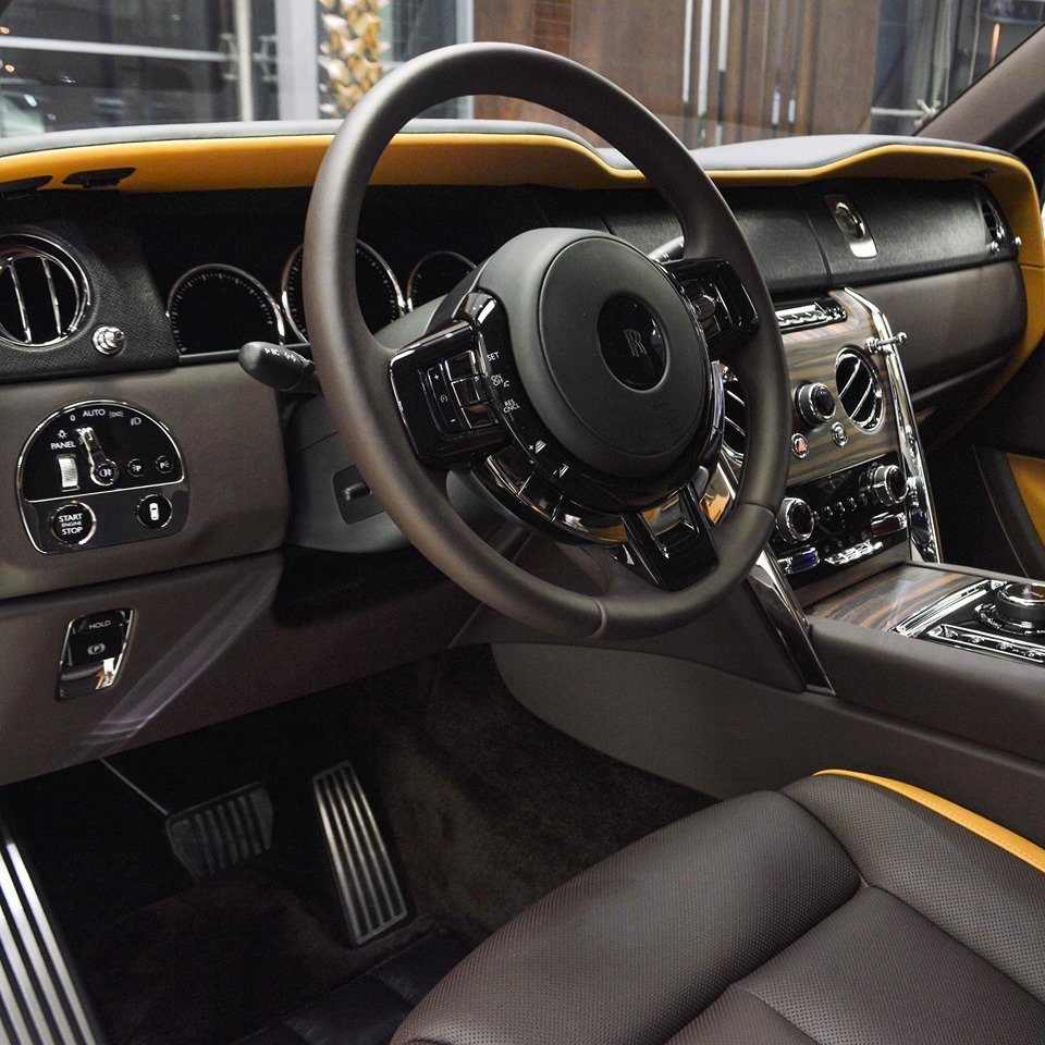 Rolls-Royce Cullinan màu sơn độc ảnh 6 Rolls-Royce Cullinan mau son doc anh 6
