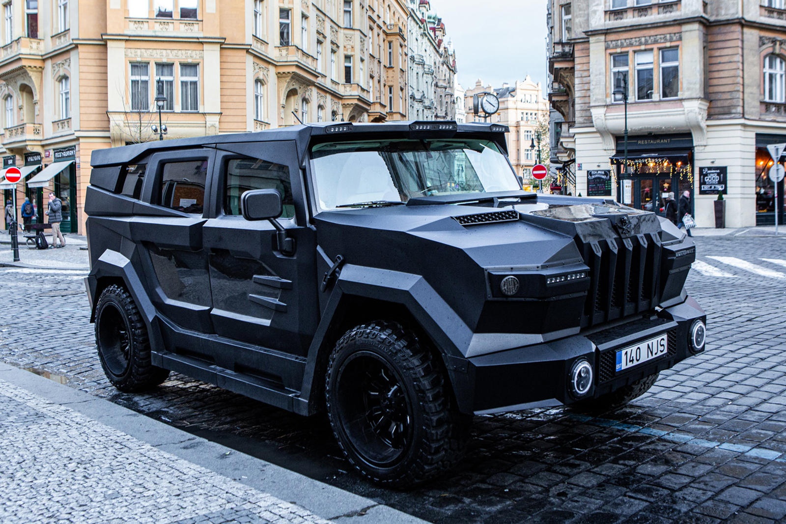 Xe Hummer chống đạn ảnh 1 Xe Hummer chong dan anh 1