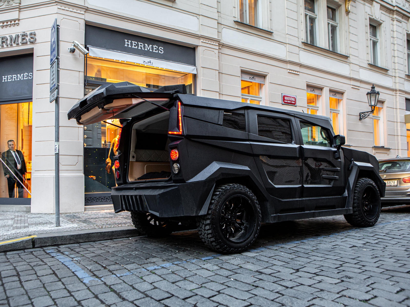 Xe Hummer chống đạn ảnh 8 Xe Hummer chong dan anh 8