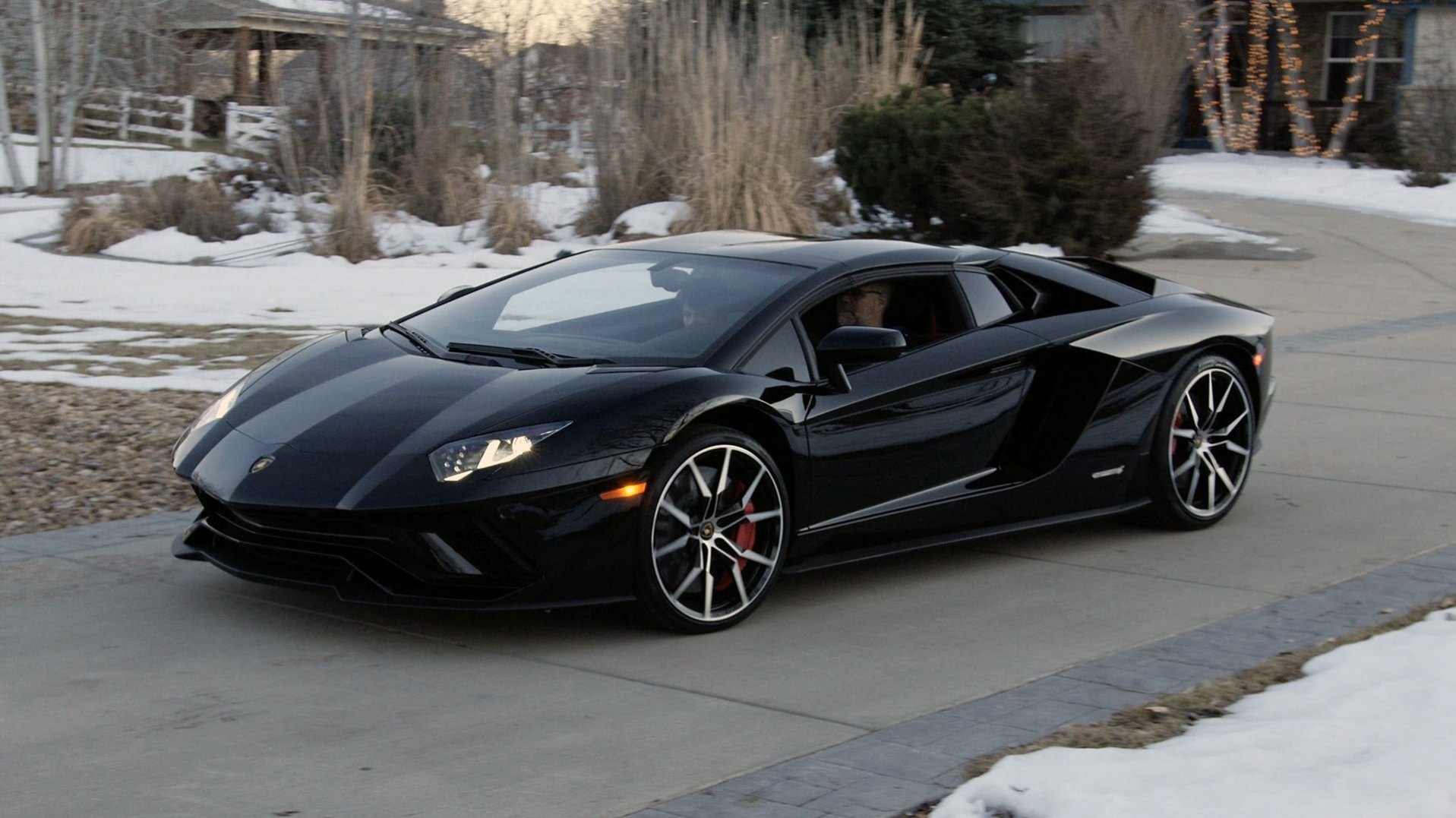 Tu che Lamborghini cho con, ong bo duoc tang sieu xe that hinh anh
