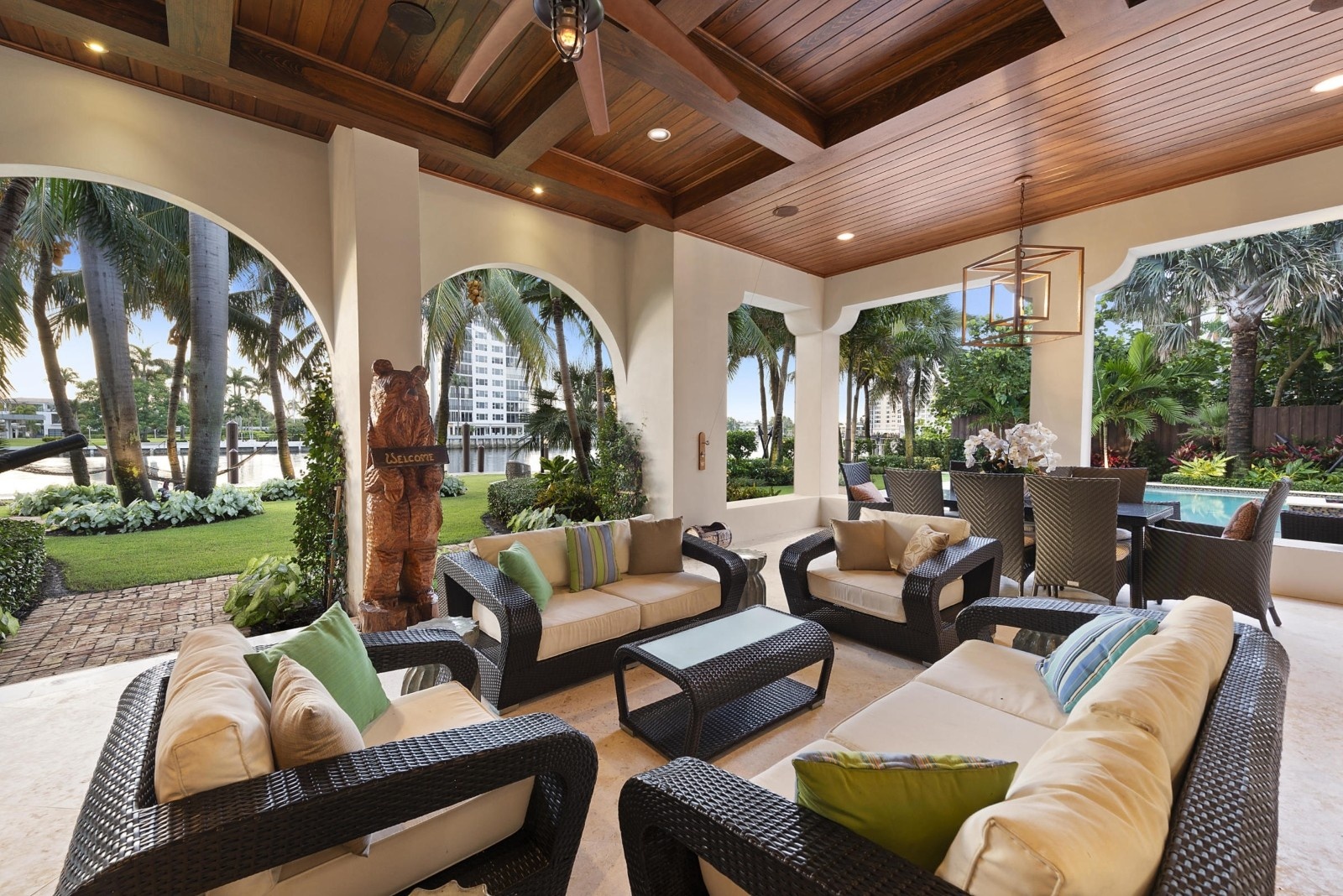 Mua nhà được tặng xe Ferrari ảnh 5 Mua nha duoc tang xe Ferrari anh 5