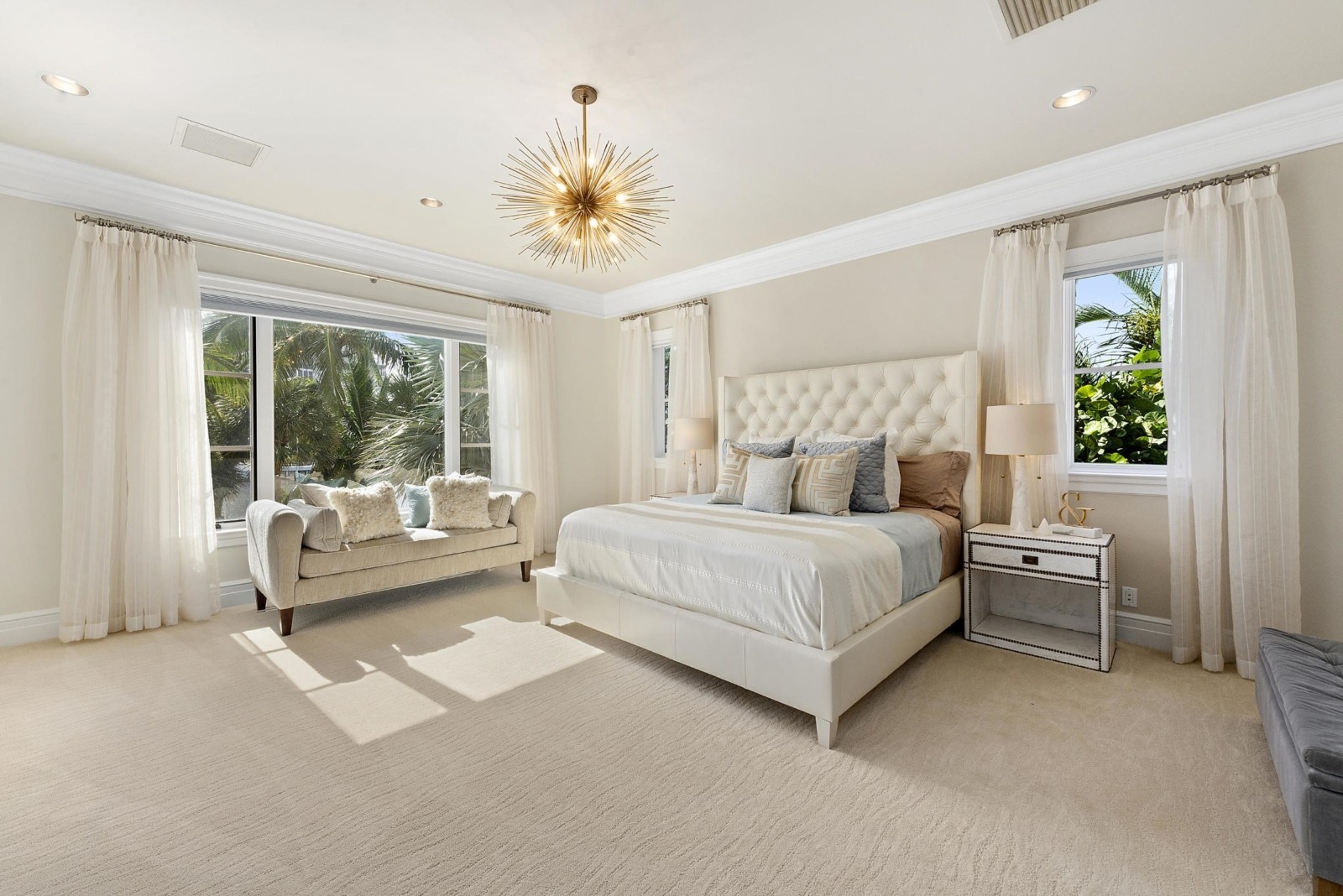 Mua nhà được tặng xe Ferrari ảnh 7 Mua nha duoc tang xe Ferrari anh 7