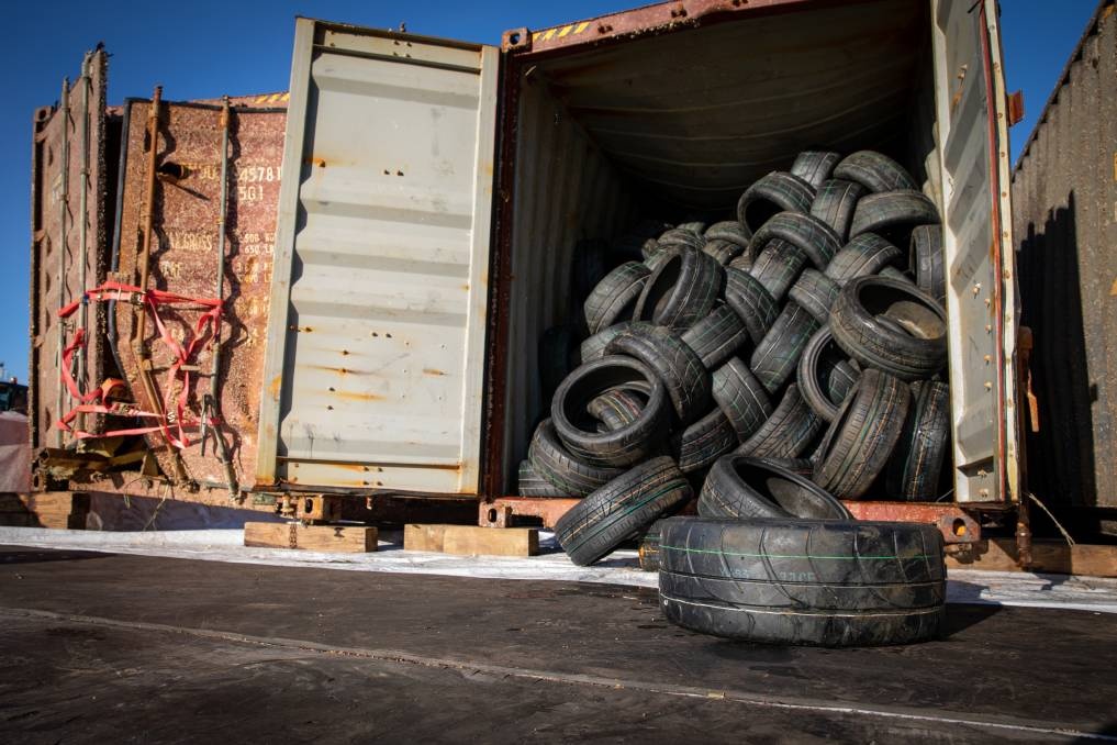 Chevrolet Silverado chim duoi bien anh 5