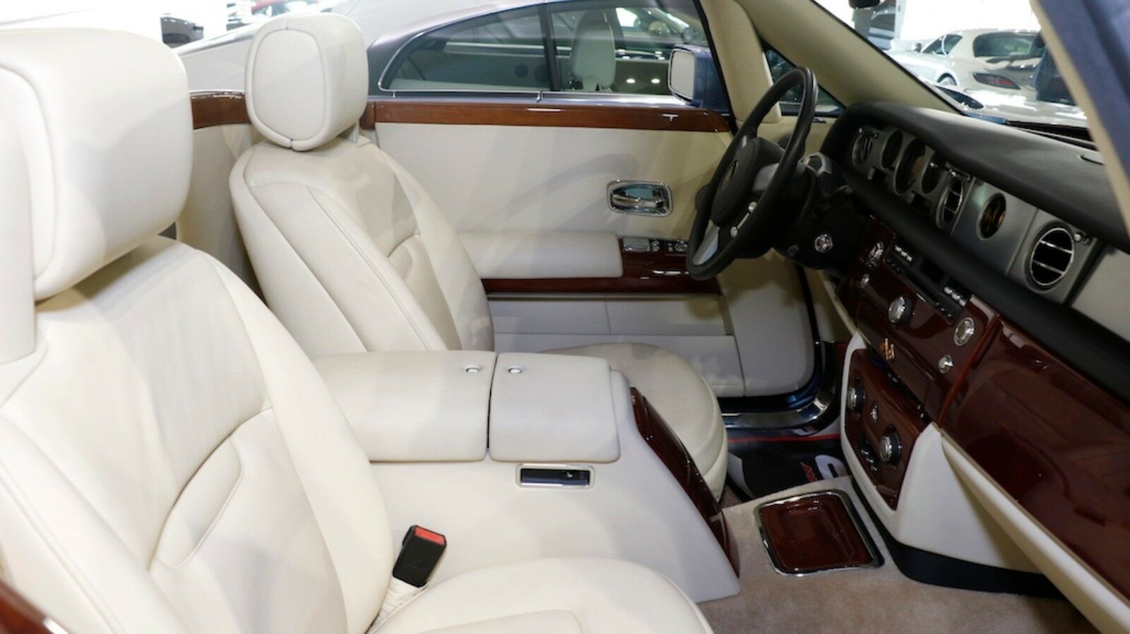 Xe Rolls-Royce e hang 8 nam anh 4