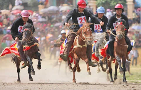 Ky si chan tran tren cao nguyen trang hinh anh