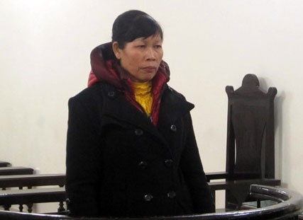 Chi hoi truong phu nu gia mat trom hang tram trieu hinh anh