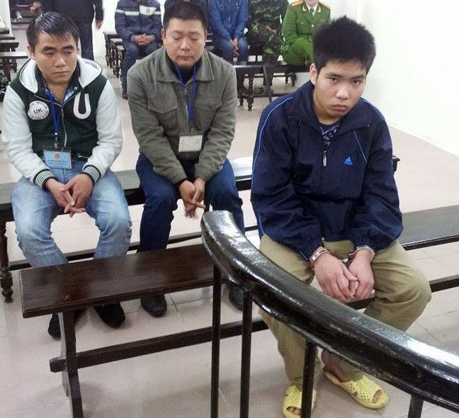 Dong bon ke cuong dam nhan vien tam quat tiep tuc hau toa hinh anh