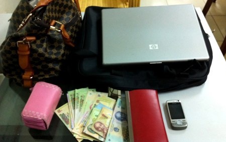 Bang trom dung thu thuat de nang do cua du khach hinh anh