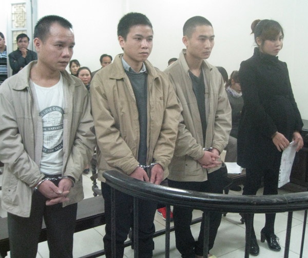 Thieu nu ru nguoi yeu pha ket sat cong ty hinh anh