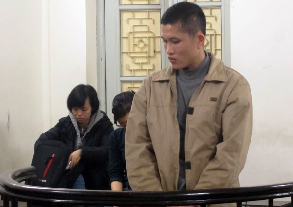 Phat tu ga trai lien tiep trom cap cay sua hinh anh