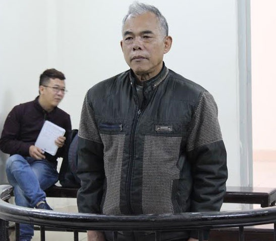 Nguoi cam nham tien ngan hang bat ngo nhan toi hinh anh