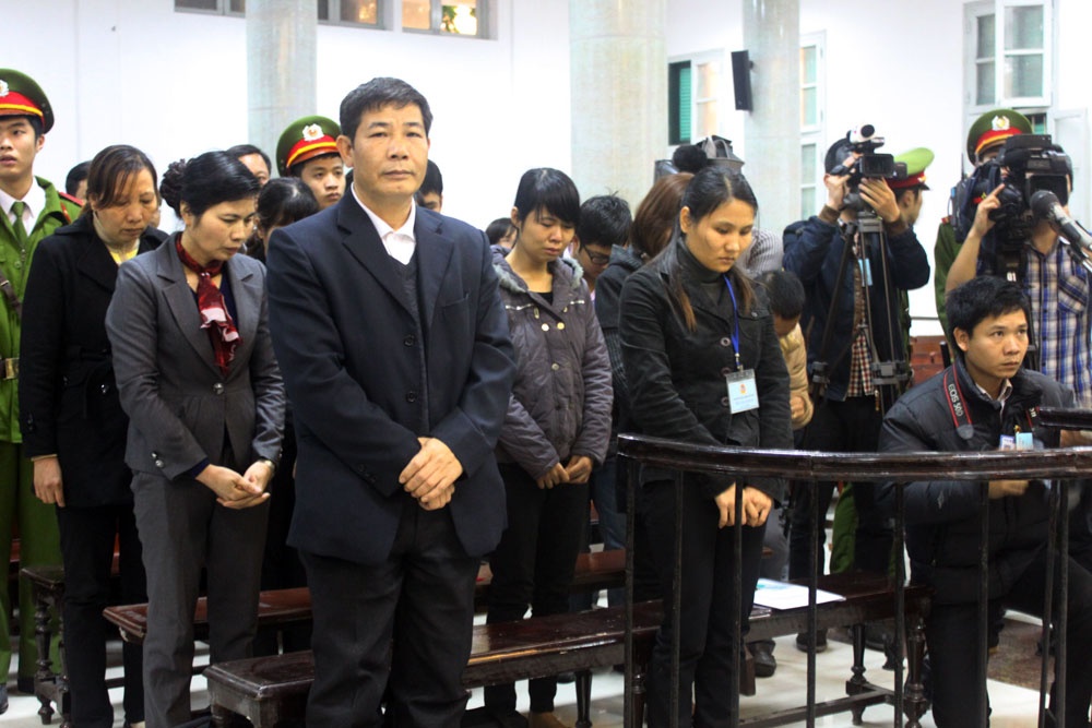 9 bi cao vu 'nhan ban' hang nghin xet nghiem hau toa hinh anh