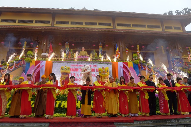 Khanh thanh 'ngoi chua tren nui co chinh dien lon nhat' VN hinh anh