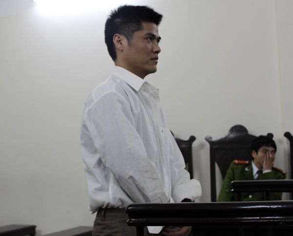 Ngoi tu sau lan khong doi mu bao hiem hinh anh