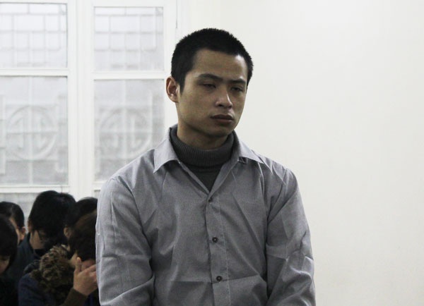 Phat tu nguoi dan ong dinh thieu song vo hinh anh